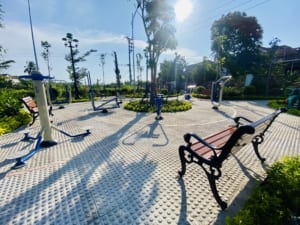 Thiết bị thể thao ngoài trời trong công viên