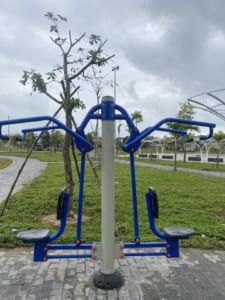 thiết bị thể thao ngoài trời trong công viên